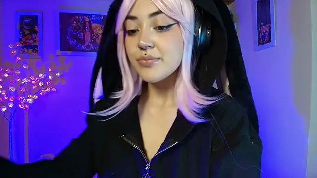 Nanachi uwu online show from 05-17-26, 08:34