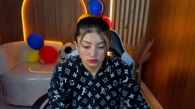 Lia queen tx online show from 07-04-26, 03:24