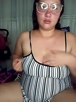 Snapshot of Brittany_G chatting on 03-20-26, 05:45 Brittany G online show from 03-20-26, 05:45