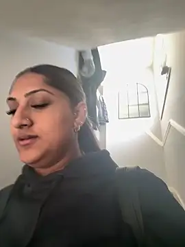 SexyRiri  online show from 03-26-26, 02:00