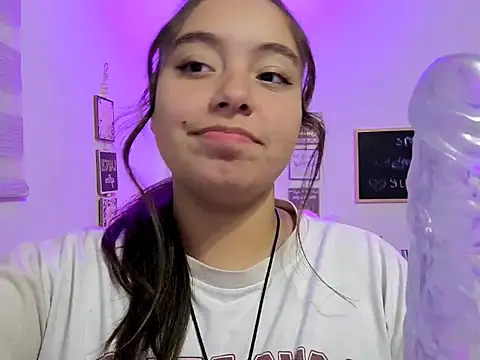 cherry valeria online show from 05-15-26, 06:09