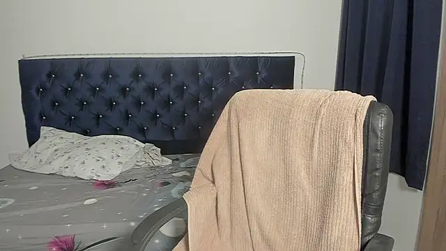 Josy 11 online show from 05-05-26, 03:58