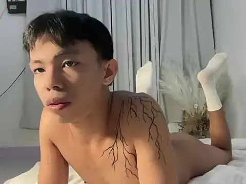 Snapshot of hottasianboy chatting on 07-16-26, 12:33 hottasianboy online show from 07-16-26, 12:33