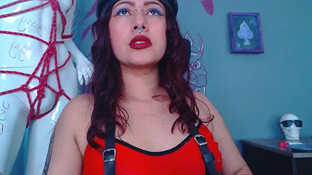 Snapshot of Regina_Iris chatting on 05-13-26, 01:19 Regina Iris online show from 05-13-26, 01:19