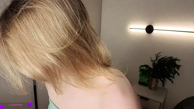 Snapshot of AureliaAngel chatting on 03-27-26, 08:41 AureliaAngel online show from 03-27-26, 08:41