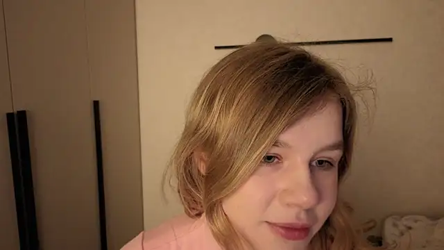 Snapshot of AureliaAngel chatting on 04-17-26, 10:02 AureliaAngel online show from 04-17-26, 10:02