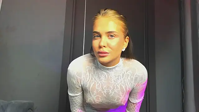 Snapshot of MilaLewi chatting on 06-01-26, 12:12 MilaLewi online show from 06-01-26, 12:12