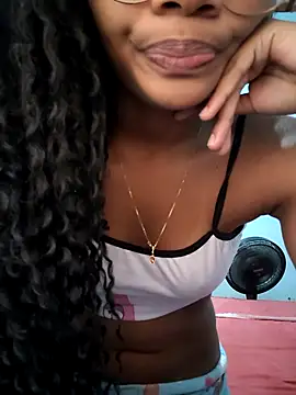 Snapshot of marialuiza2027 chatting on 07-21-26, 12:29 marialuiza2027 online show from 07-21-26, 12:29