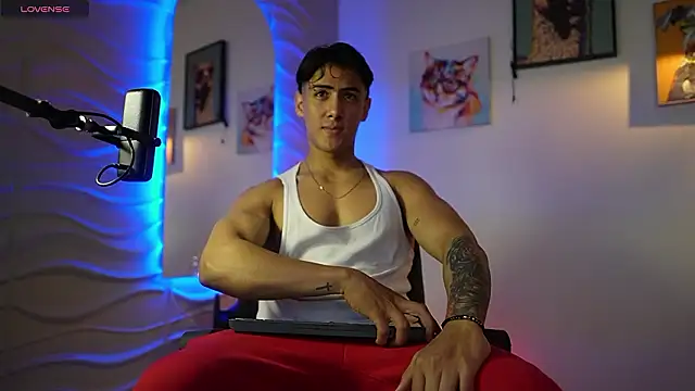 Tayler Cross  online show from 03-15-26, 02:12