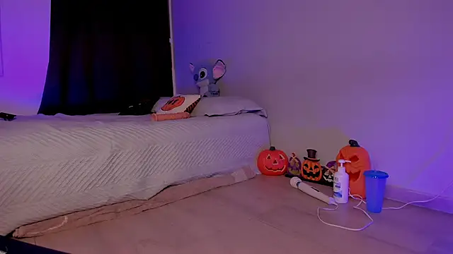 Snapshot of kristy_bennet chatting on 10-18-25, 03:20 kristy bennet online show from 10-18-25, 03:20