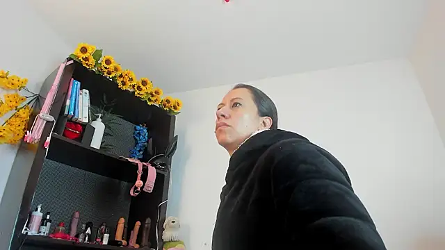 Snapshot of ItsAmara chatting on 03-25-26, 01:39 ItsAmara online show from 03-25-26, 01:39