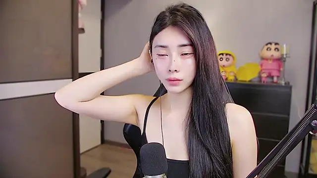 Snapshot of XiaoYuBao- chatting on 05-16-26, 07:45 XiaoYuBao- online show from 05-16-26, 07:45