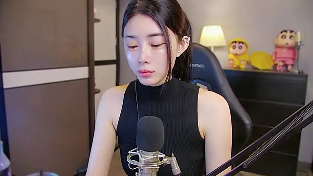 Snapshot of XiaoYuBao- chatting on 06-19-26, 05:06 XiaoYuBao- online show from 06-19-26, 05:06