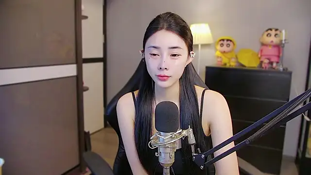 Snapshot of XiaoYuBao- chatting on 07-18-26, 04:11 XiaoYuBao- online show from 07-18-26, 04:11