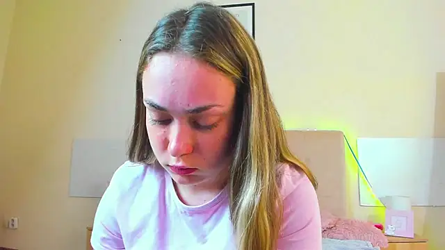 MelanieCuty online show from 06-20-26, 05:32