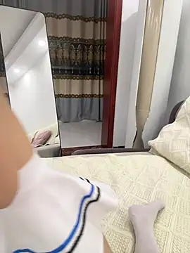 Snapshot of tiantian_niu chatting on 06-24-26, 02:16 tiantian niu online show from 06-24-26, 02:16