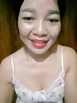 Snapshot of Yiyi102300 chatting on 05-27-26, 01:57 Yiyi102300 online show from 05-27-26, 01:57