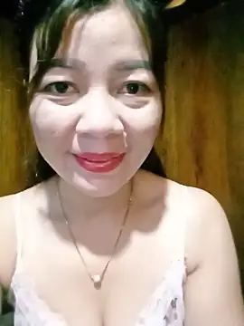 Snapshot of Yiyi102300 chatting on 06-18-26, 01:06 Yiyi102300 online show from 06-18-26, 01:06
