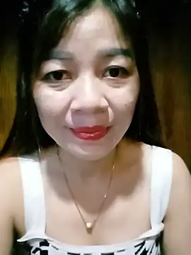 Snapshot of Yiyi102300 chatting on 06-21-26, 01:24 Yiyi102300 online show from 06-21-26, 01:24