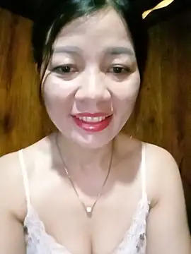 Snapshot of Yiyi102300 chatting on 06-25-26, 01:16 Yiyi102300 online show from 06-25-26, 01:16