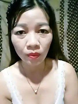 Snapshot of Yiyi102300 chatting on 06-30-26, 04:35 Yiyi102300 online show from 06-30-26, 04:35