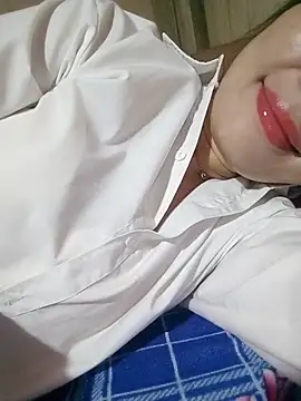Snapshot of Yiyi102300 chatting on 07-11-26, 11:17 Yiyi102300 online show from 07-11-26, 11:17