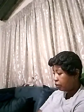 Snapshot of Prettylicou chatting on 05-17-26, 09:22 Prettylicou online show from 05-17-26, 09:22