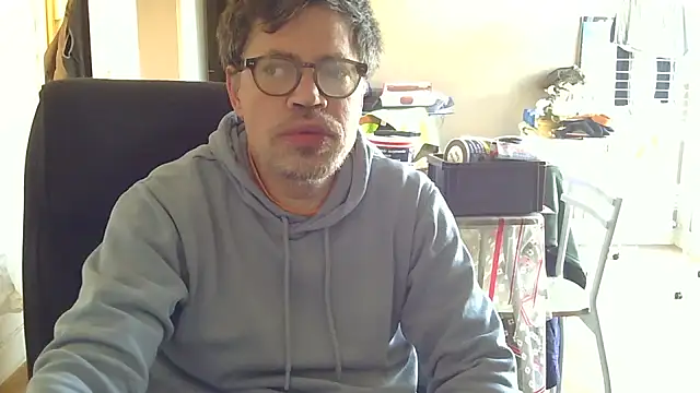 Snapshot of calou123 chatting on 03-18-26, 03:37 calou123 online show from 03-18-26, 03:37