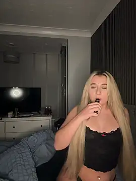 Rosienew  online show from 03-19-26, 10:47