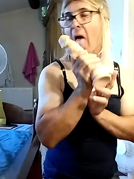 stephie83 online show from 07-07-26, 04:11