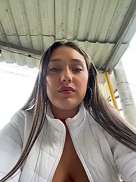 Snapshot of Naughty-Samanta- chatting on 07-01-26, 12:40 Naughty-Samanta- online show from 07-01-26, 12:40