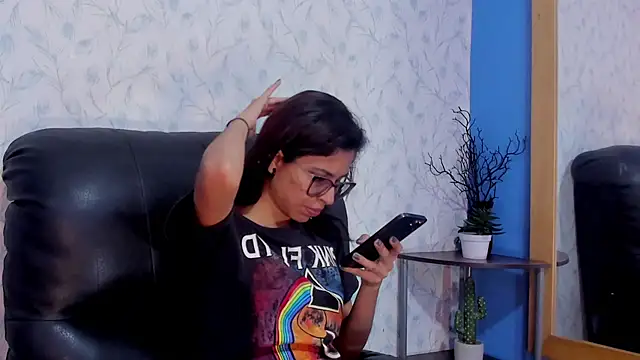 Emily Lopera online show from 07-03-26, 03:51