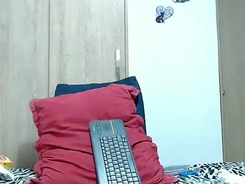 Snapshot of violeta36 chatting on 07-08-26, 10:42 violeta36 online show from 07-08-26, 10:42