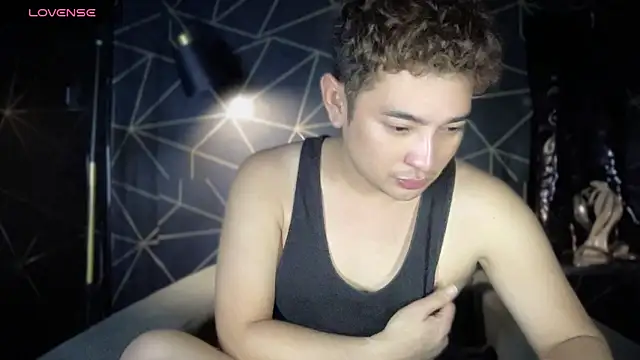 Snapshot of Treat2Heaven chatting on 03-18-26, 12:30 Treat2Heaven online show from 03-18-26, 12:30