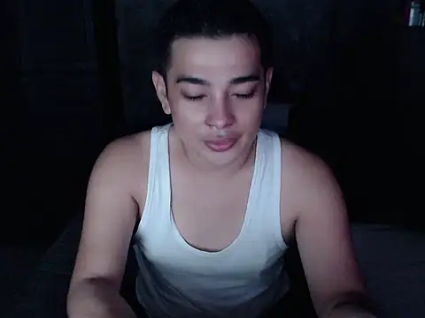 Snapshot of Treat2Heaven chatting on 04-04-26, 03:16 Treat2Heaven online show from 04-04-26, 03:16