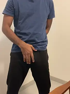 Snapshot of xreoz1245 chatting on 03-17-26, 11:41 xreoz1245 online show from 03-17-26, 11:41