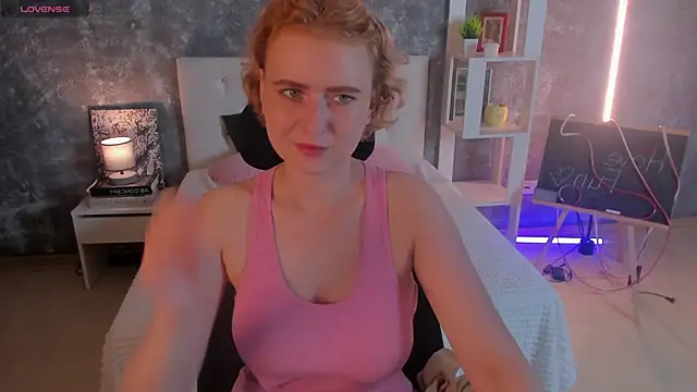 Snapshot of Shiny_Liss chatting on 07-18-26, 01:32 Shiny Liss online show from 07-18-26, 01:32
