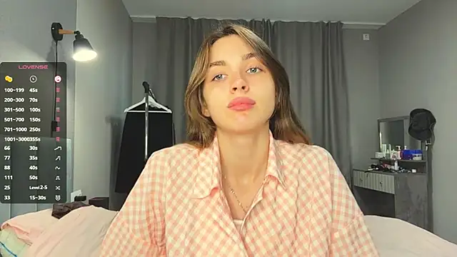 Veluxe online show from 07-18-26, 04:00