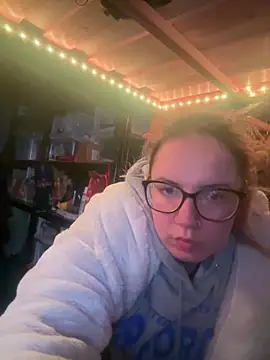 Snapshot of curvyneon chatting on 03-31-26, 07:03 curvyneon online show from 03-31-26, 07:03