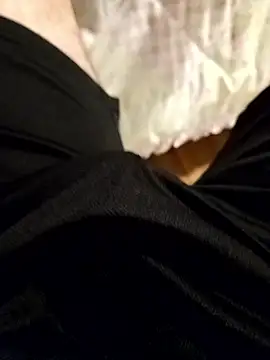 kiwi-strip online show from 03-18-26, 08:56