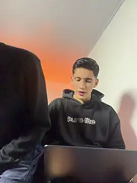 SebastianReed  online show from 05-19-26, 05:14