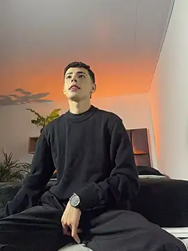 SebastianReed  online show from 05-21-26, 02:40