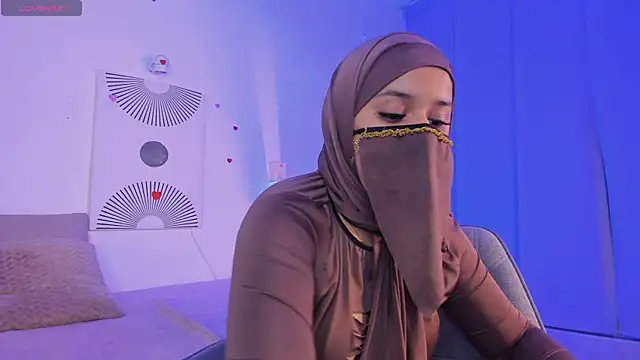 Aminaa Kaarim online show from 07-07-26, 02:47