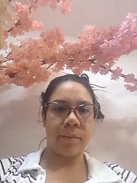 Aila Phone online show from 05-20-26, 06:03