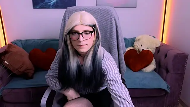 FoxIsPuff online show from 06-11-26, 06:11