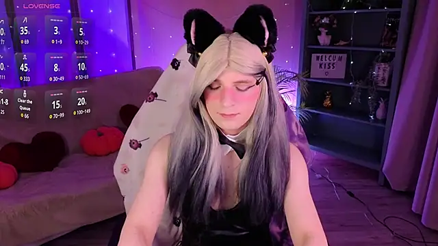 FoxIsPuff online show from 06-17-26, 05:43
