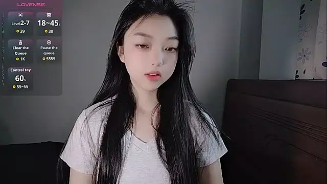 oblakitty  online show from 04-28-26, 12:42