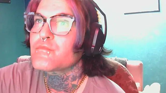 Snapshot of TattooBambie chatting on 03-21-26, 05:45 TattooBambie online show from 03-21-26, 05:45