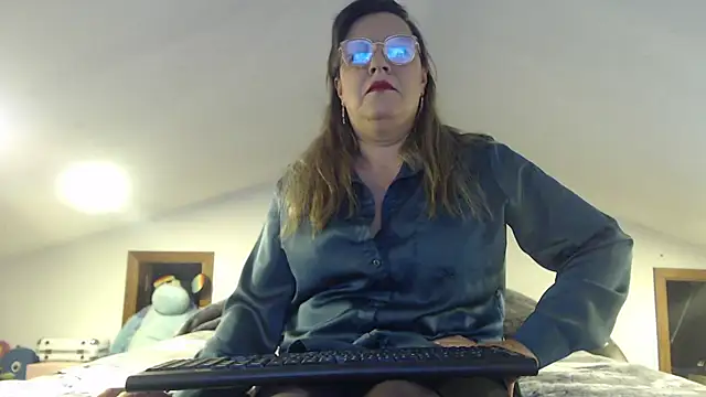 Snapshot of Malu_617 chatting on 03-23-26, 04:16 Malu 617 online show from 03-23-26, 04:16