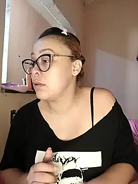 Snapshot of lua-bfly chatting on 05-03-26, 04:46 lua-bfly online show from 05-03-26, 04:46